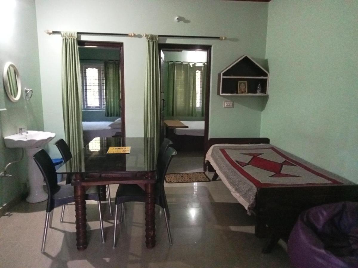 Krupa Homestay Мадикери Екстериор снимка